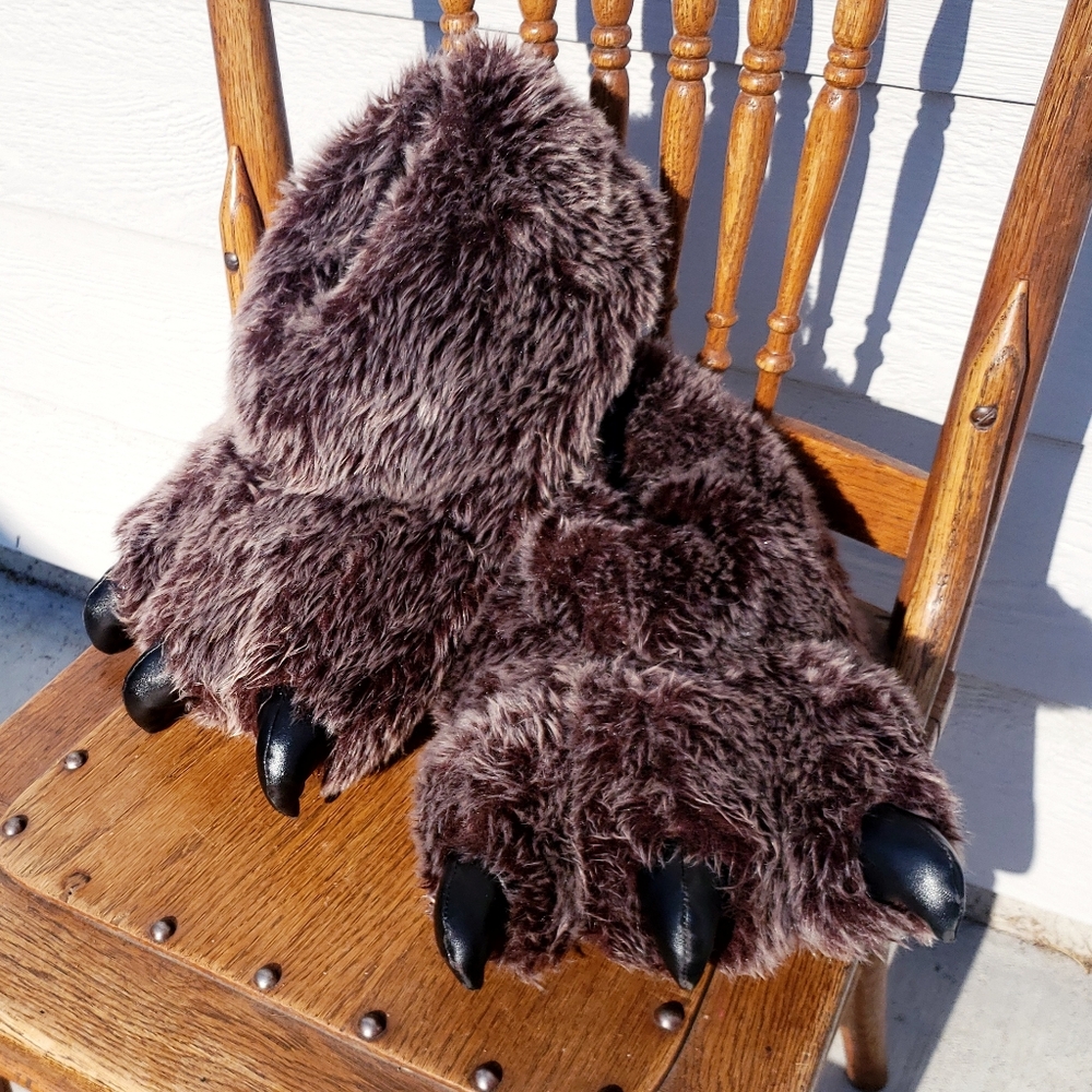 Fuzzy monster kid slippers size S/ M great condition